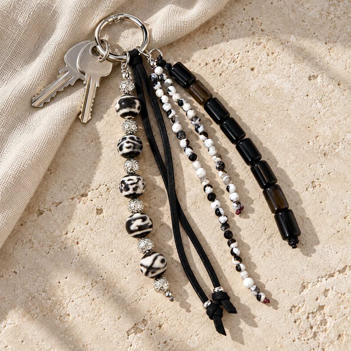 Bag Charm Llavero Piedras Negras