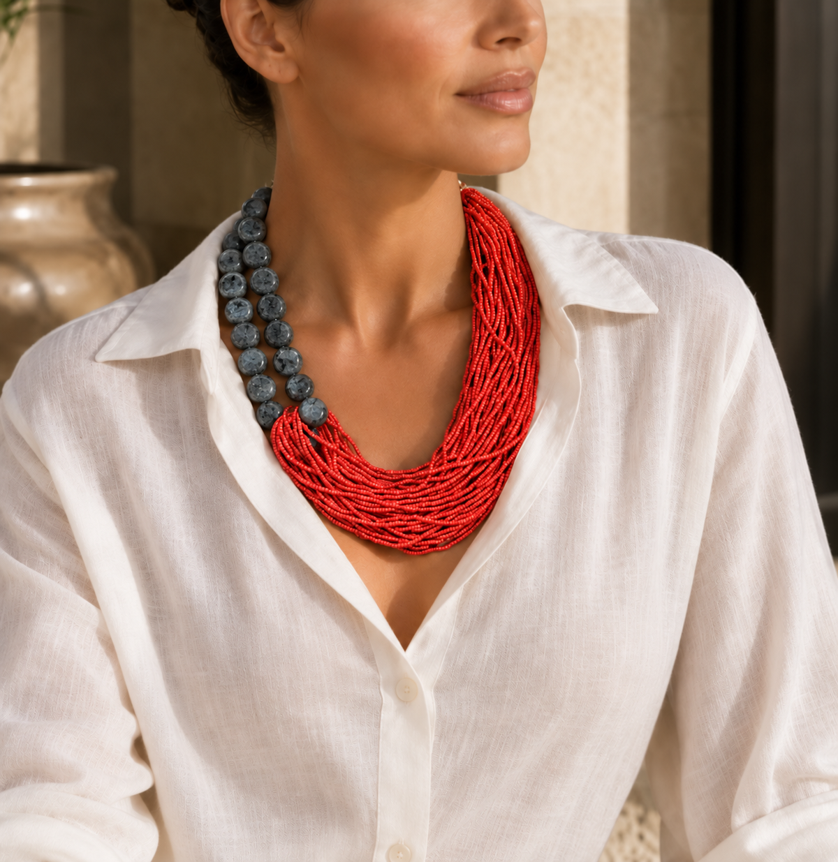 Collar Rojo con Labradoritas Negras