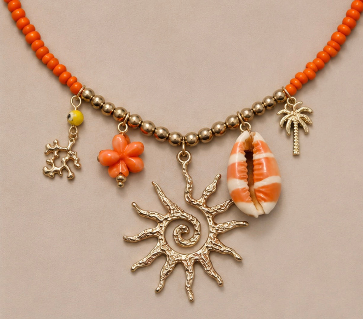 Collar Naranja Dije Sol