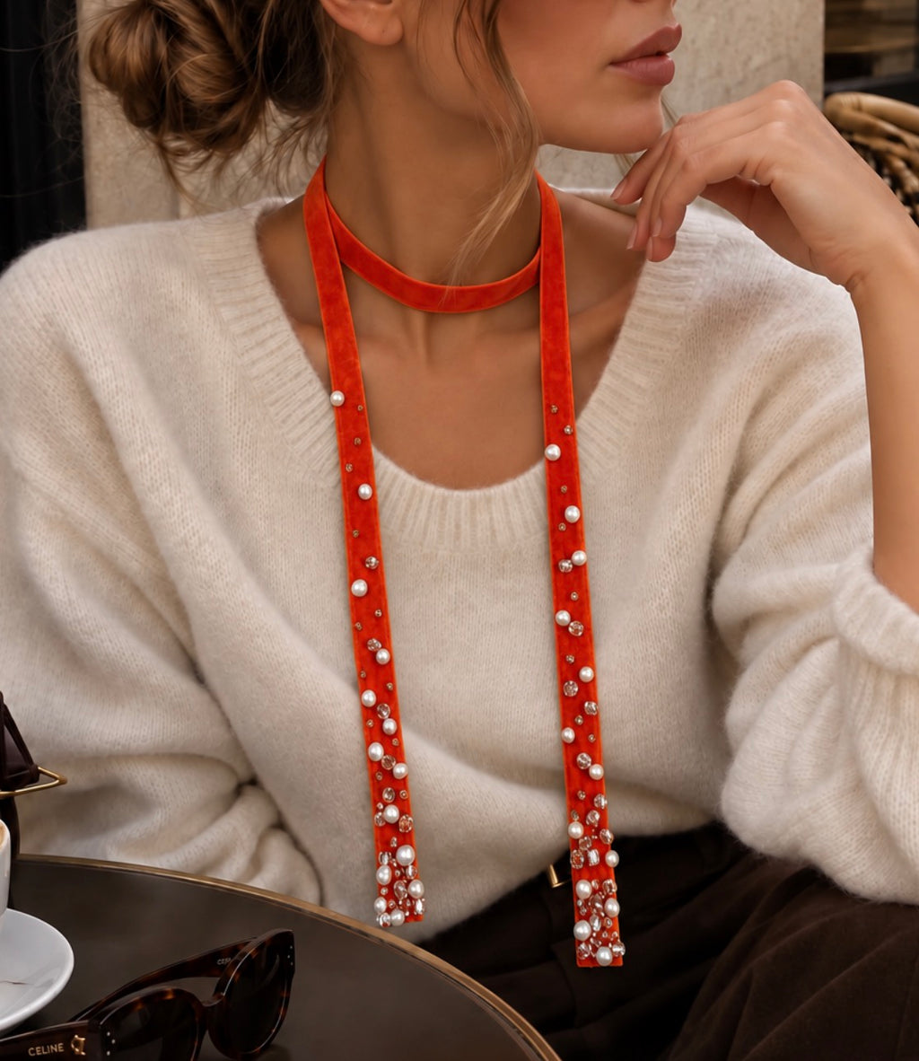 Collar Corbatin Gamuza Naranja Perlas