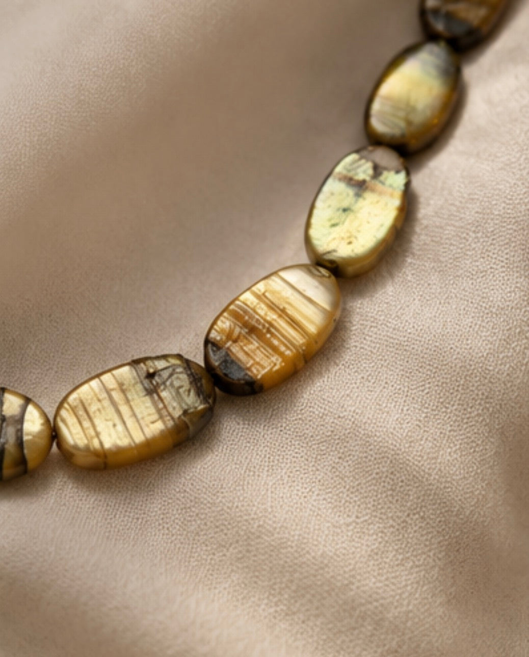 Collar Perla Almendra