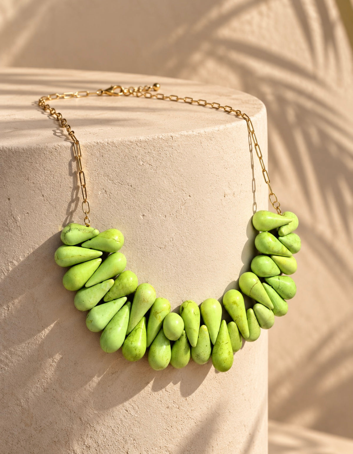 Collar Howlita Gota Verde Limon