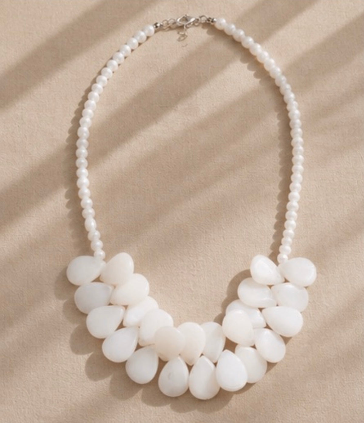Collar Jade Blanco Gota