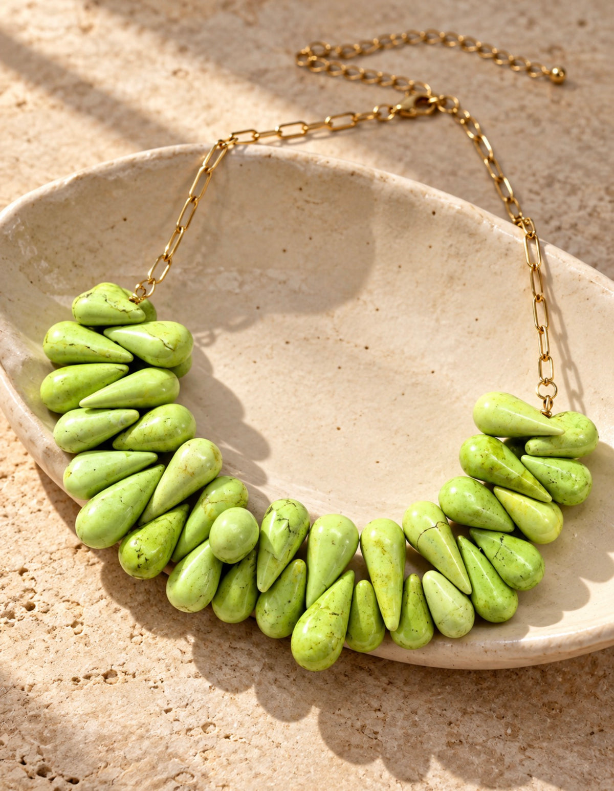 Collar Howlita Gota Verde Limon