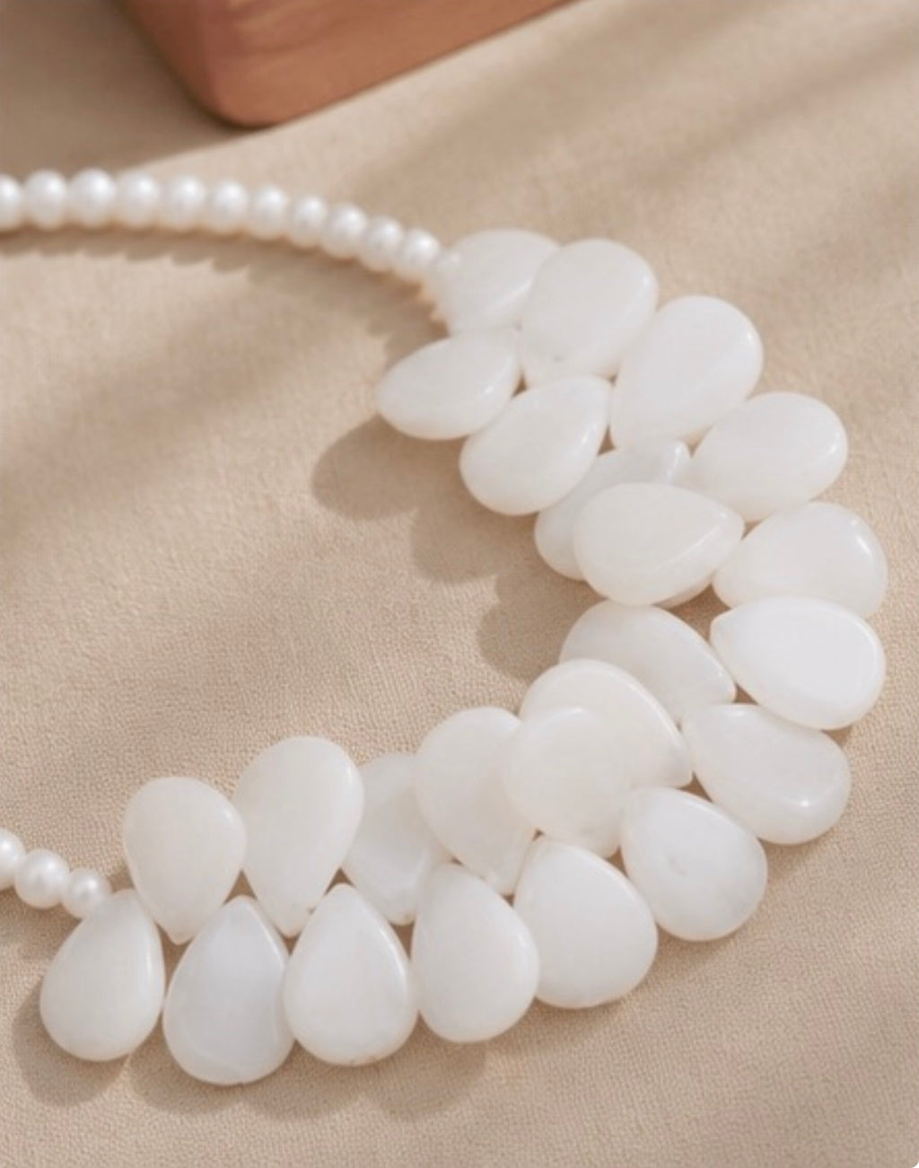 Collar Jade Blanco Gota