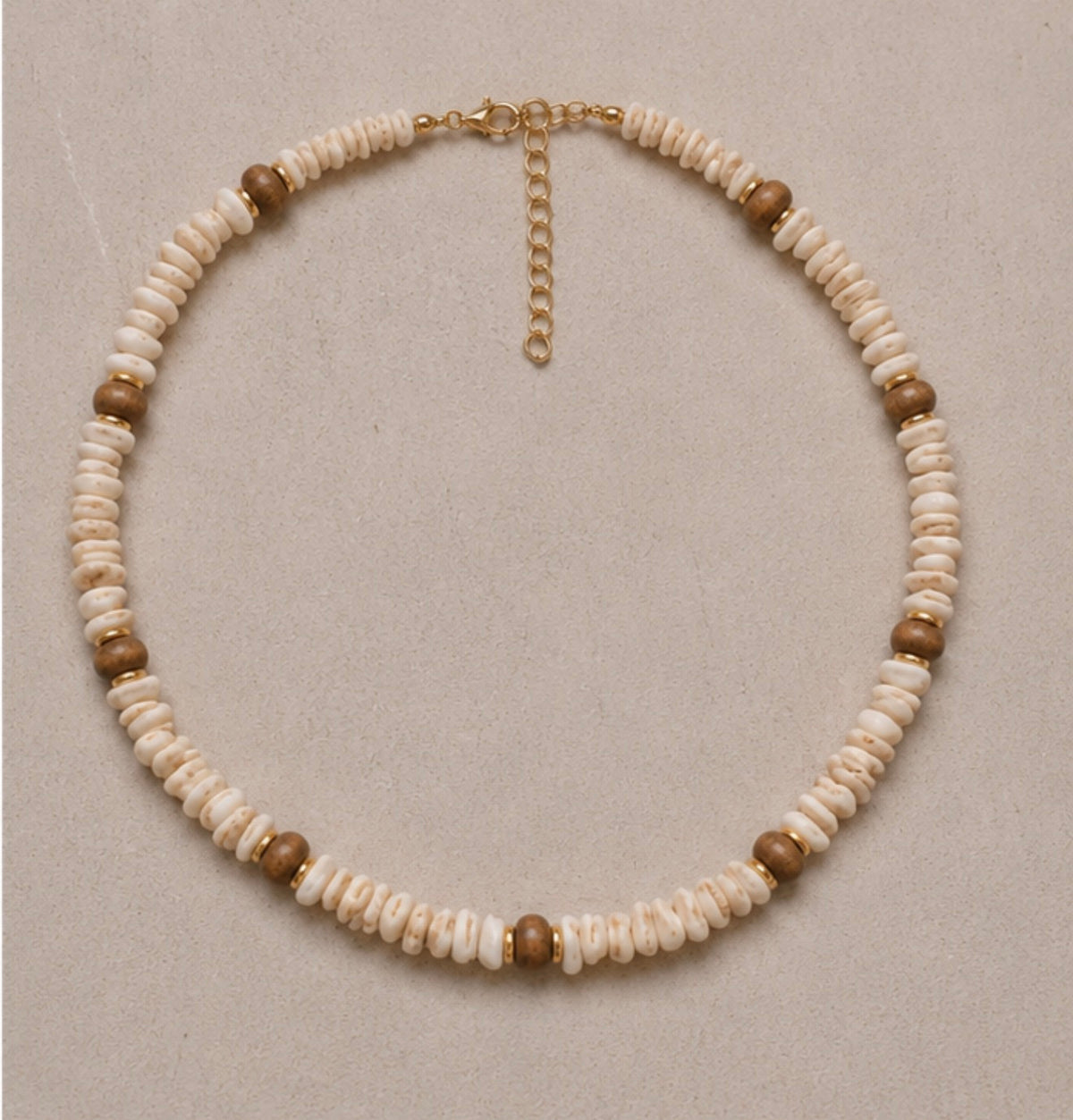 Collar Conchas & Madera