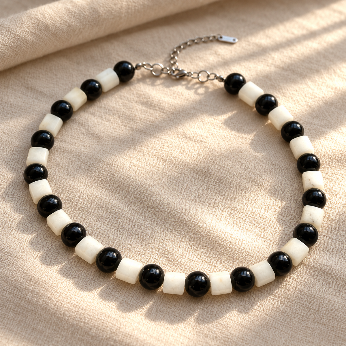 Collar Jade Blanco & Agatas Negras