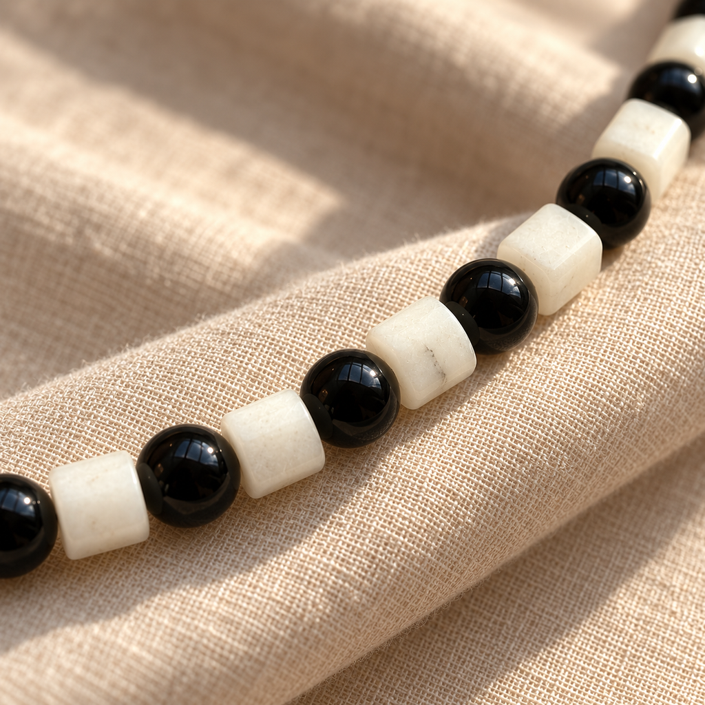 Collar Jade Blanco & Agatas Negras