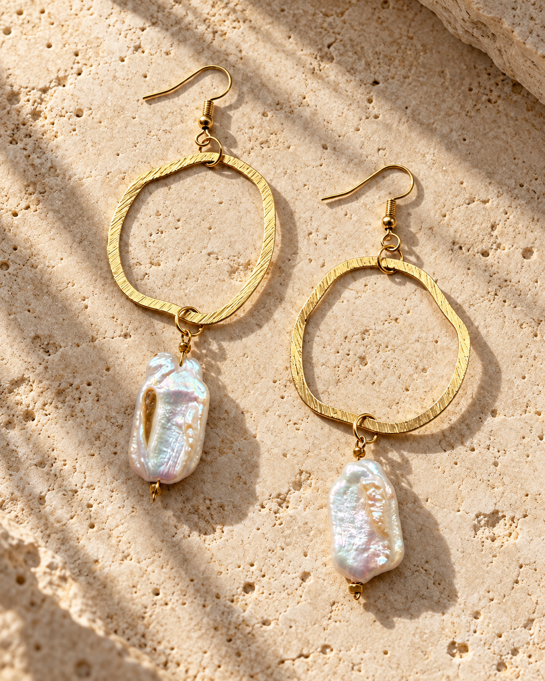 Aretes Chapa de Oro 14k & Perlas