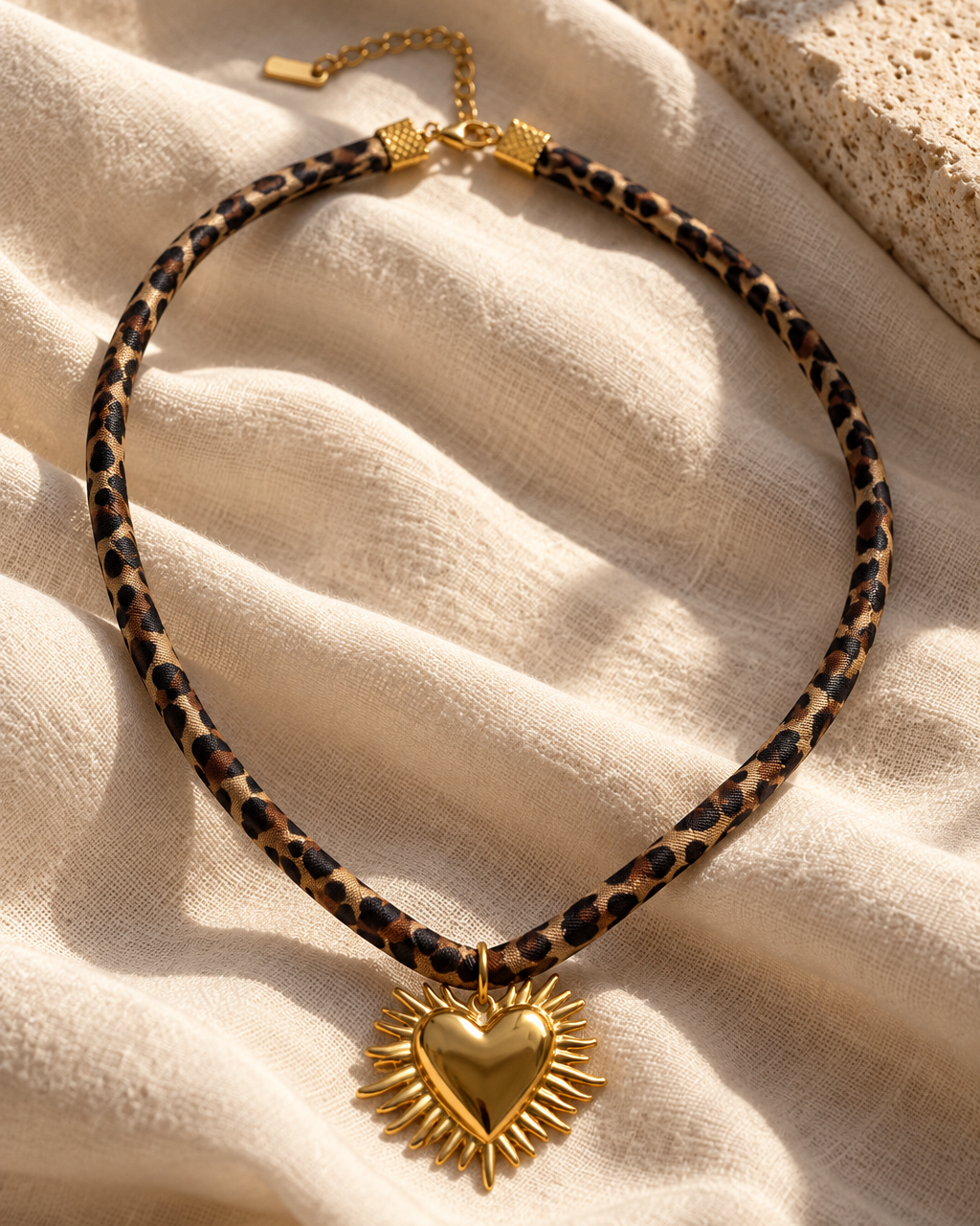 Collar Animal Print Corazon