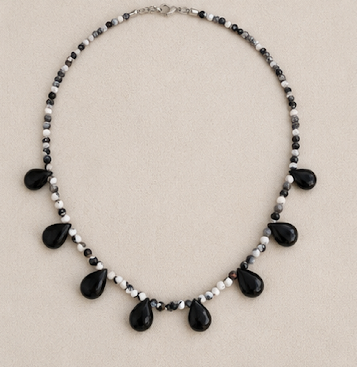Collar Agatas Black & White