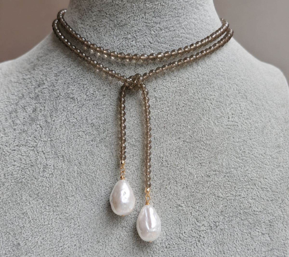 Collar Corbatin Cristales con Perlas