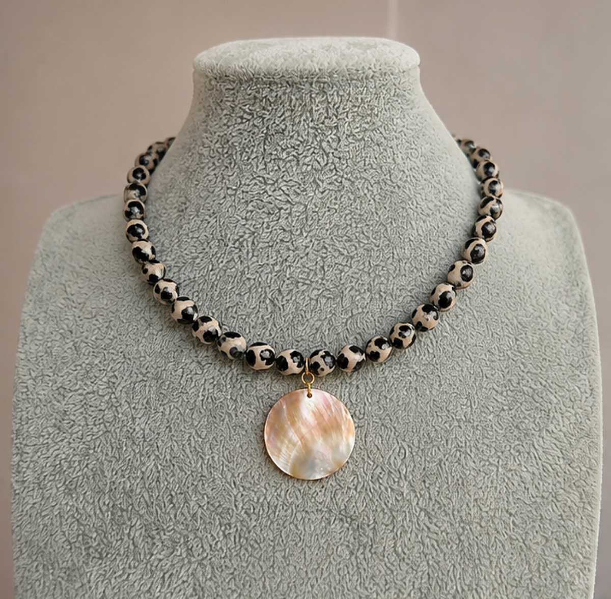 Collar Piedras Jaspe Dalmata