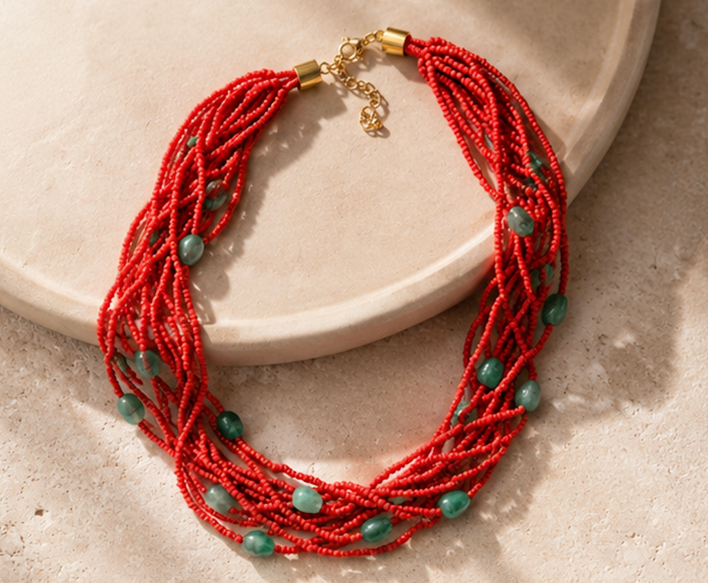 Collar Rojo con Piedra Jade Verde